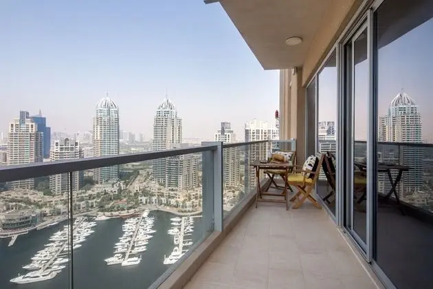 Magnificent Marina Views in This Elegant 3br!