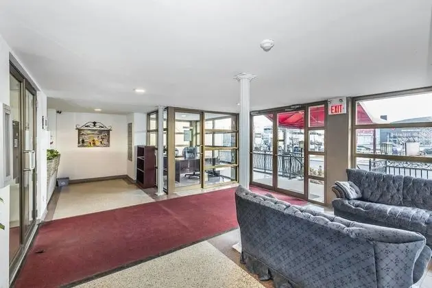 Magnificent Studio at Leaside -10 Mins to Downtown
