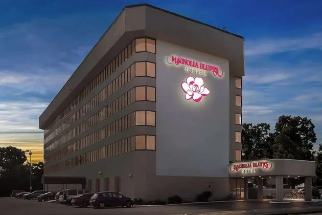 Magnolia Bluffs Casino Hotel, BWPremier Collection
