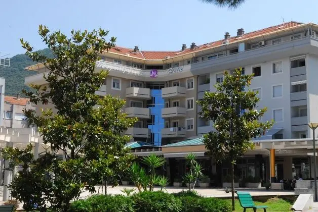 Hotel Magnolija - Dış Mekan