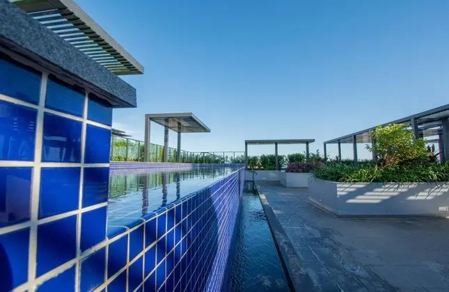 Magnum Serviced Apartments - Havuz
