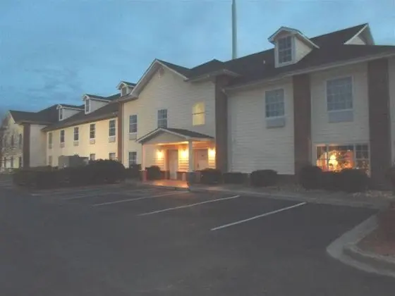 Magnuson Hotel Countryside