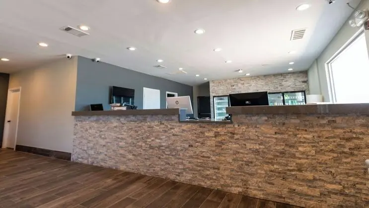 Magnuson Extended Stay and Suites Airport Hotel - Lobi