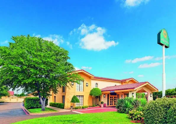 Magnuson Hotel Texarkana