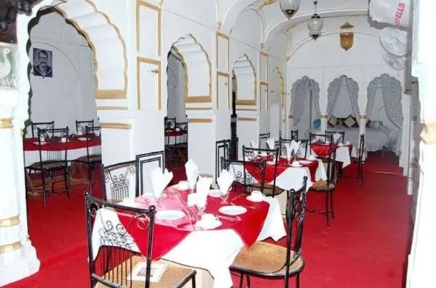 Mahansar Fort Heritage Hotel by OpenSky - Yerinde Yemek
