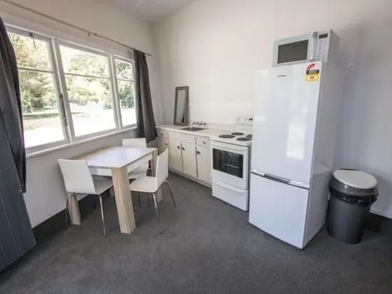 Mahia Beach Motel and Holiday Park - Mutfak