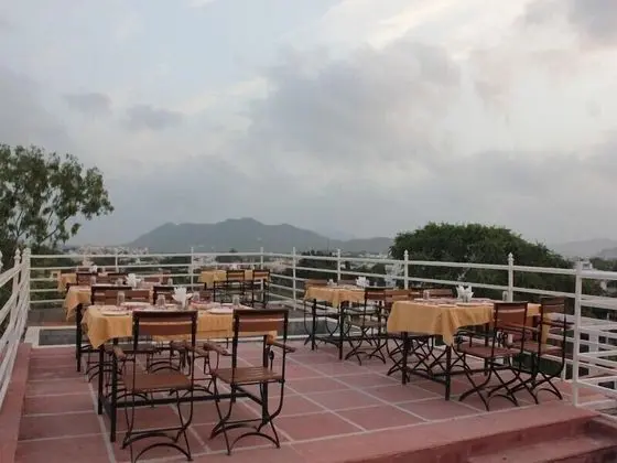 Hotel Mahima Palace A Unit of Atlas Ventures - Yerinde Yemek