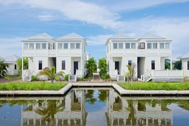 Mahogany Bay Resort & Beach Club, Curio Collection