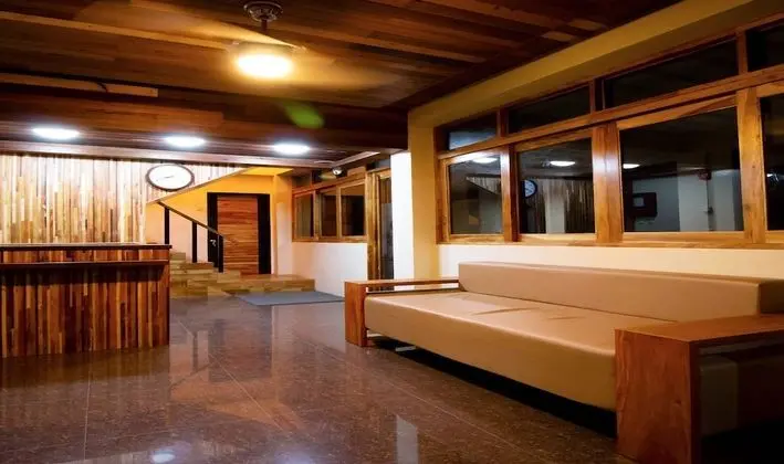 Mahogany Tourist Inn - Lobi
