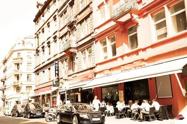Main Hotel Frankfurt City - Dış Mekan