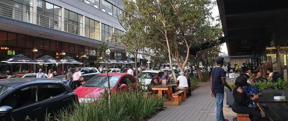Main Street Life - Öne Çıkan Resim