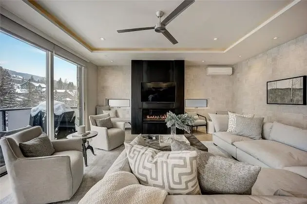 Main Street Retreat by Avantstay Stunning Townhouse in the of Park City