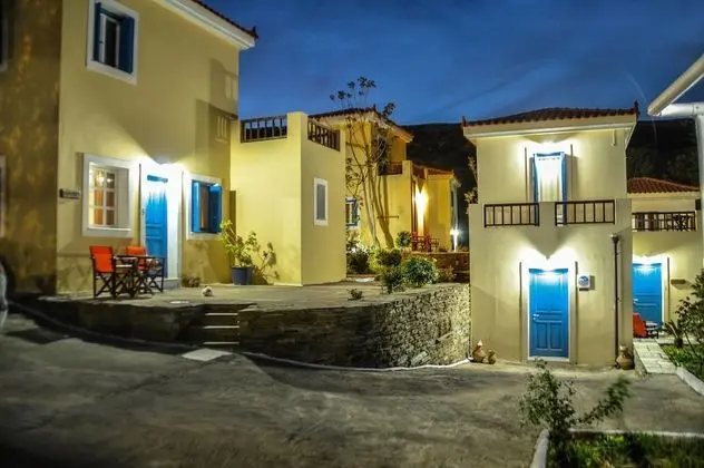 Mainades Maisonettes and Studios - Lobi