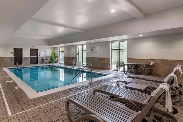 MainStay Suites - Havuz