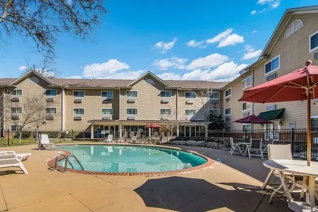 MainStay Suites Columbus next to Fort Benning - Havuz