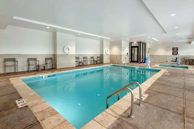 MainStay Suites - Havuz