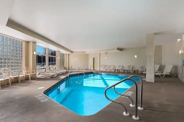 MainStay Suites Fitchburg - Madison - Havuz
