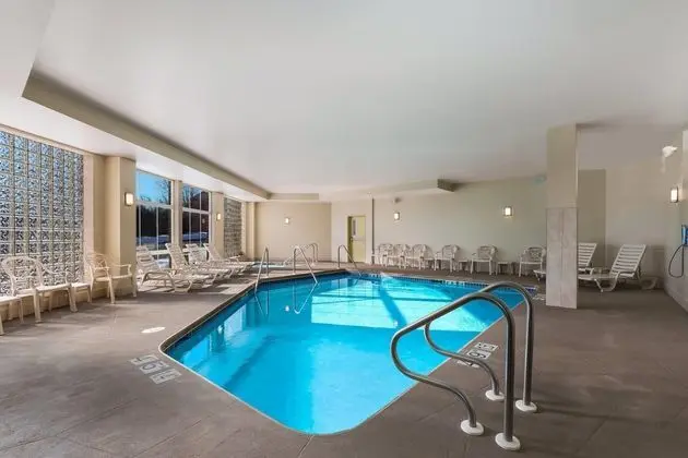 MainStay Suites Fitchburg - Madison - Havuz