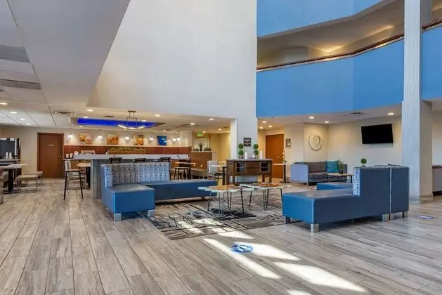 Mainstay Suites - Lobi