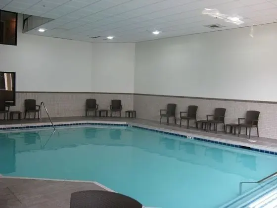 MainStay Suites I-90 City Center - Havuz