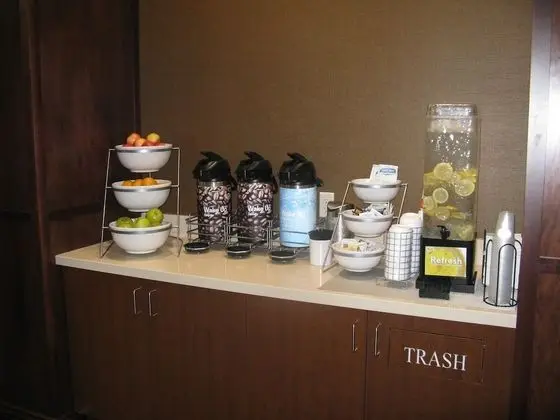 MainStay Suites I-90 City Center - Yerinde Yemek