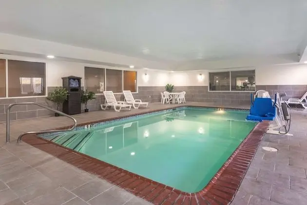 MainStay Suites Lebanon - Nashville Area - Havuz