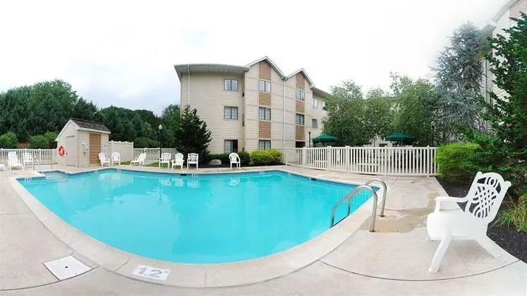 MainStay Suites