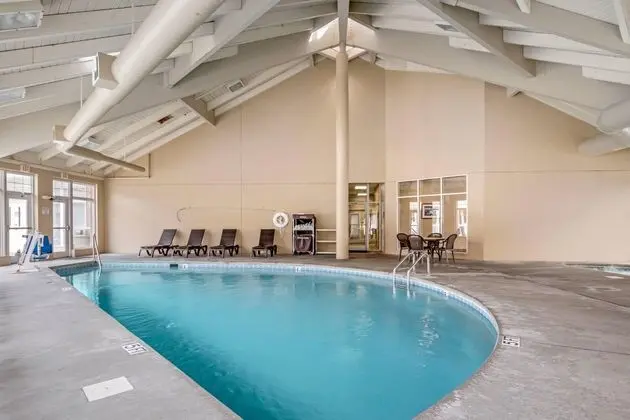 MainStay Suites - Havuz
