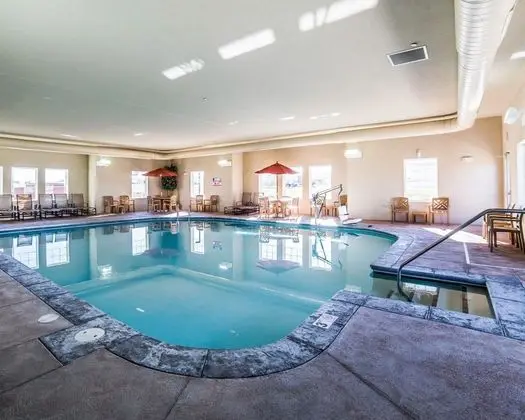 Mainstay Suites Rapid City - Havuz