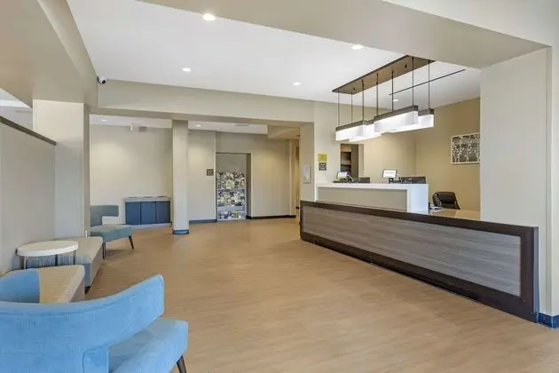 Mainstay Suites - Lobi