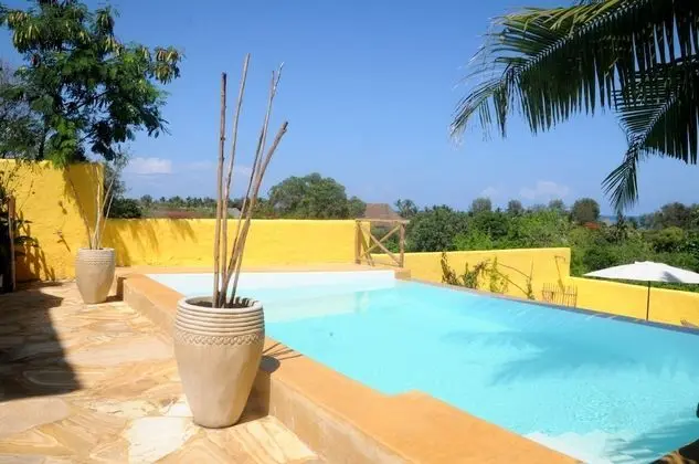 Maisha Marefu Apartments - Havuz