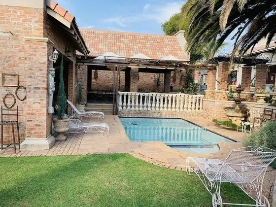 Maison de Leo Luxury Guesthouse