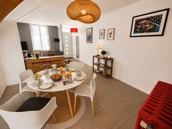 Maison de Ville Confortable Avec Cour Intérieure - Yerinde Yemek