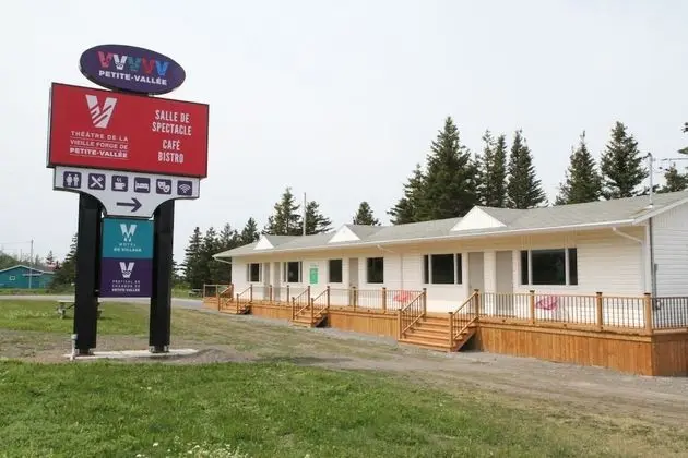 Maison Lebreux - Motel - 1