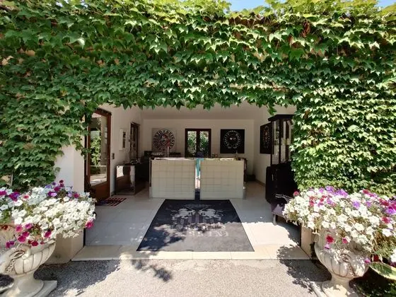 Maison Prestige Roberto Geissini - Lobi