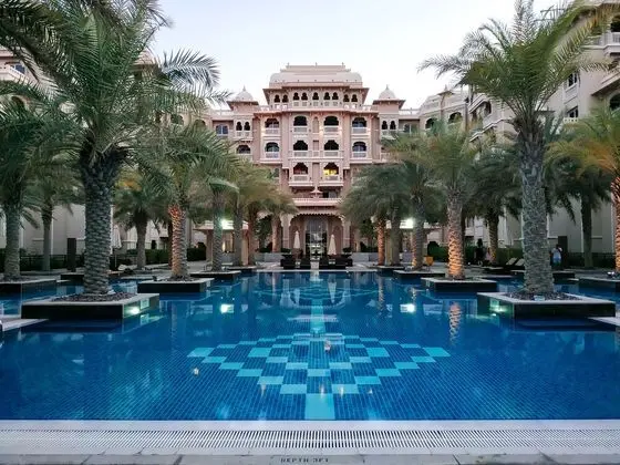Maison Privee - Charming Apt with Arabesque Sea View on the Palm Jumeirah - Havuz