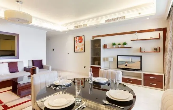 Maison Privee - Charming Apt with Arabesque Sea View on the Palm Jumeirah - Yerinde Yemek