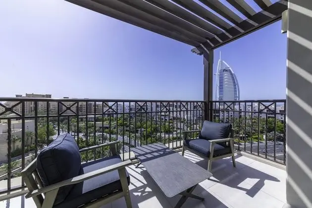 Maison Privee - Exclusive Luxury 3BR Apt with scenic views of Burj Al Arab - Dış Mekan
