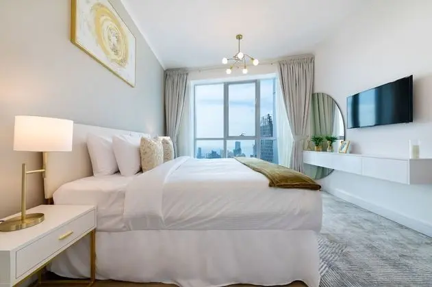 Maison Privee - High-Floor Trendy Apt w/ Marina, Palm & Ocean Vws - Oda
