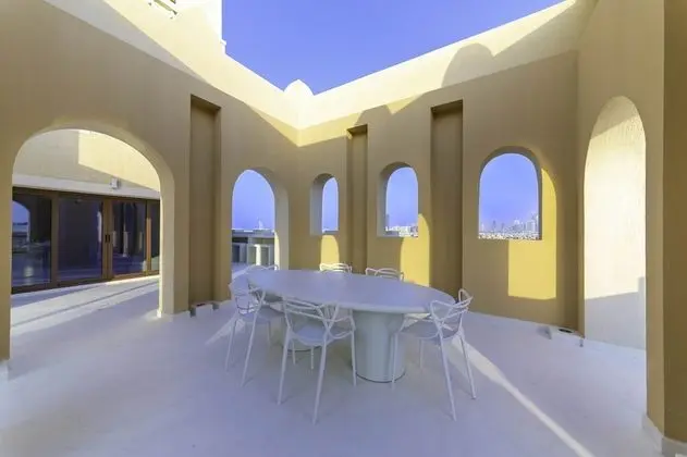 Maison Privee - Luxury Palm Penthouse with Beach & Sea View - Yerinde Yemek