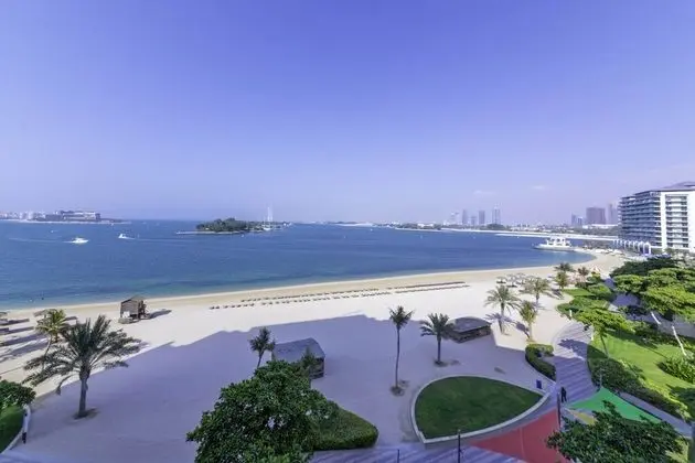 Maison Privee - Modern & Bright Apt w/ Sea Front Views of Burj al Arab