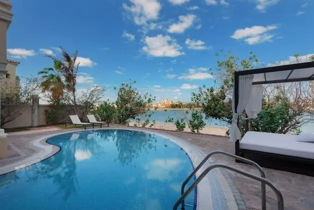 Maison Privee - Palm Jumeirah Beach Front XL Villa w/Prvt Pool - Havuz