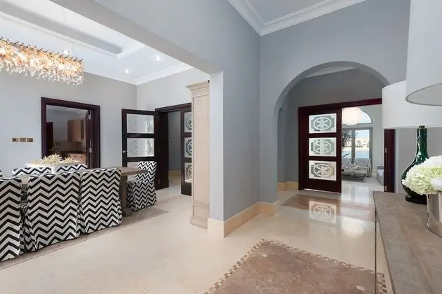 Maison Privee - Palm Jumeirah Beach Front XL Villa w/Prvt Pool - Lobi