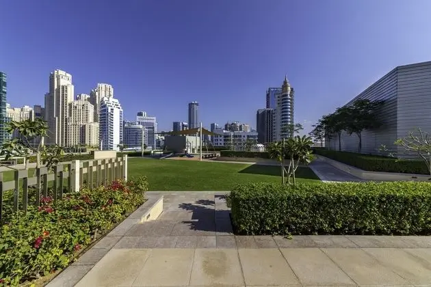 Maison Privee - Serene Apt w/ Large Patio Cls to Bluewaters & JBR