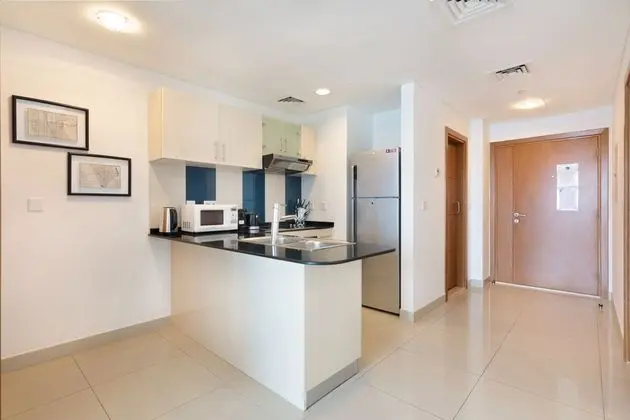 Maison Privee - Spacious 1/Bed apartment in Dubai Marina - Mutfak