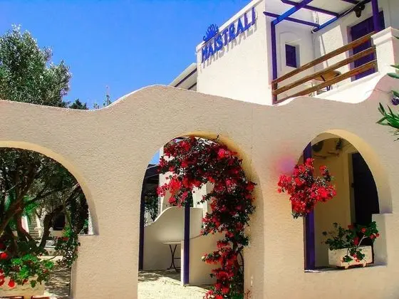 Maistrali Studios & Apartments - Dış Mekan