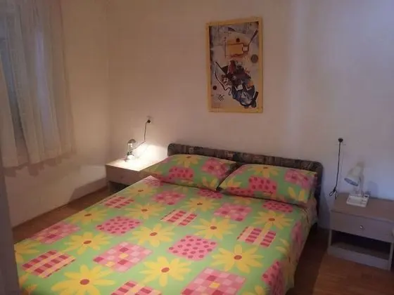 Maja - 80 m From Pebble Beach - A4 kat - Oda