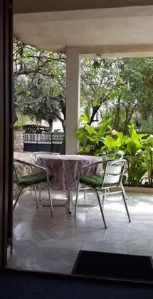 Maja - Affordable With Parking - A2-lukrecija