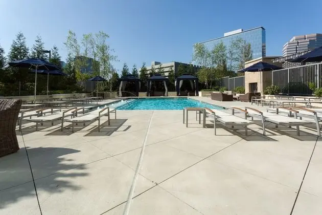 MAJA Group Apartments at Nouvelle - Havuz