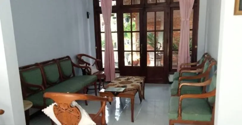 Majapahit Homestay by Bhagaskara - İç Mekan